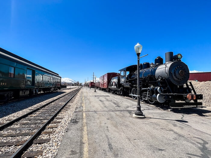 A train pulls into Heber City station.
