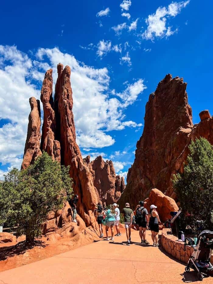 A crowded entryway at Garden of the Gods hikes