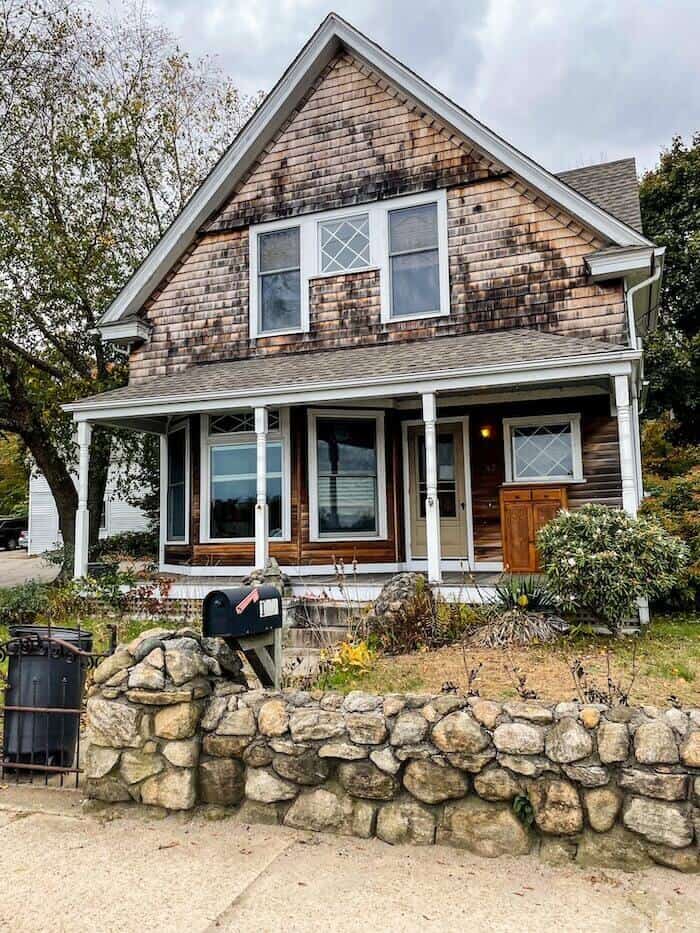 A home that was used in the movie Mystic Pizza