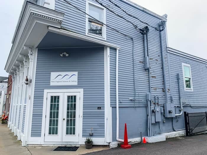 Outside the building where Mystic Pizza was filmed