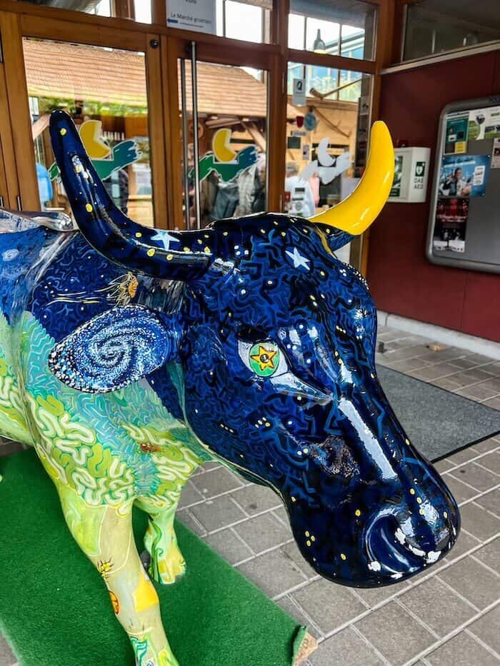 A cow statue at La Maison du Gruyère