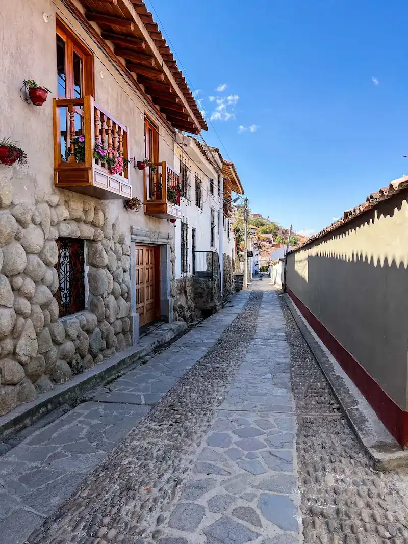 An alleyway in Cusco